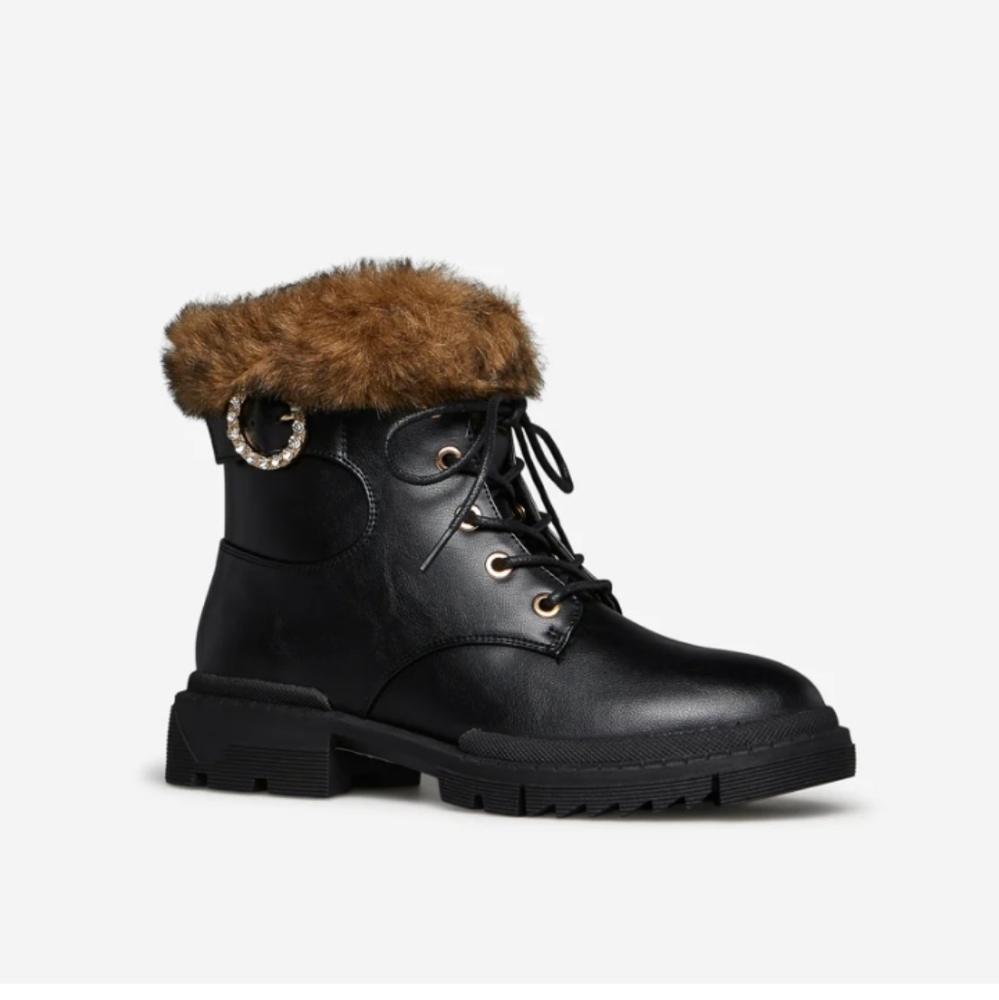 Kleio booties Black boots with brown fur size 9.5